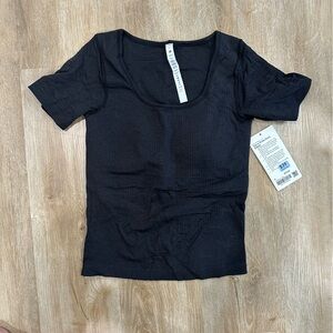 Lululemon short sleeve athletic top